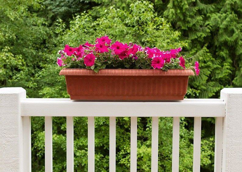 deck-railing-planter